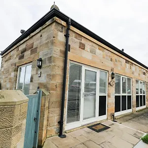 https://mallard-cottage-whitby.yorkshirehotels.net